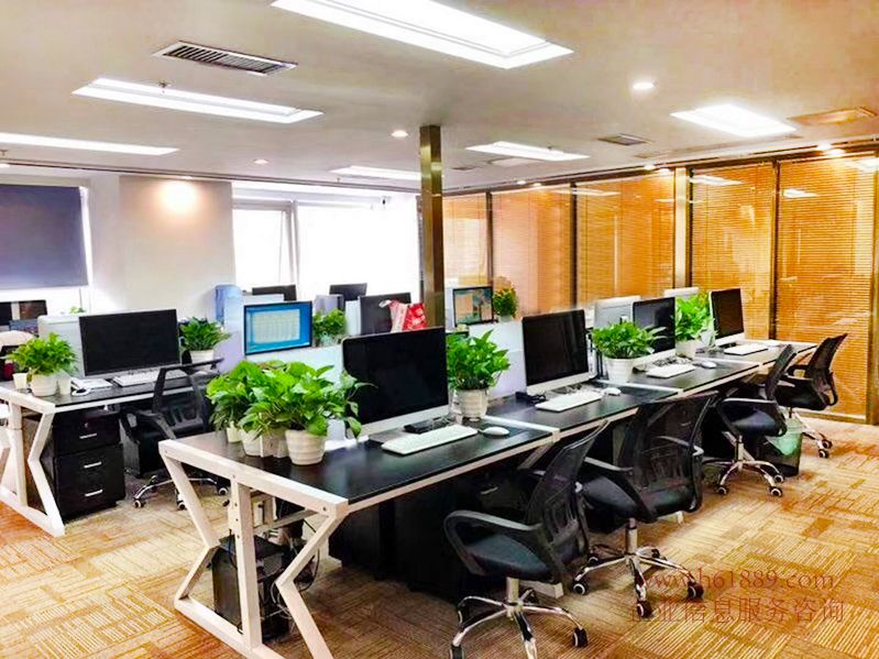 會(huì)展中心地鐵口現(xiàn)代國(guó)際商務(wù)大廈多套辦公室出租，網(wǎng)絡(luò)技術(shù)服務(wù)完善，圖片實(shí)拍，租客免擁